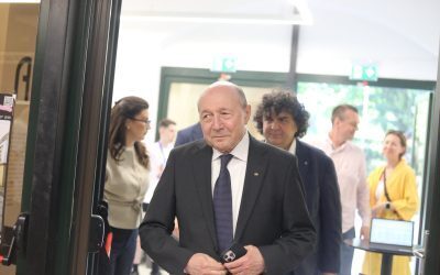 Băsescu-l apără pe Bolojan: Liberalii corect, România nu-i bogată