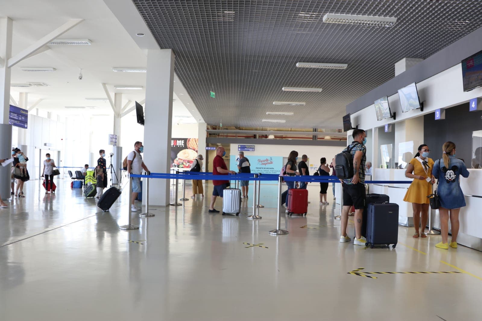 Arad, risc de blocaj: Aeroportul, la un pas de a rămâne fără combustibil