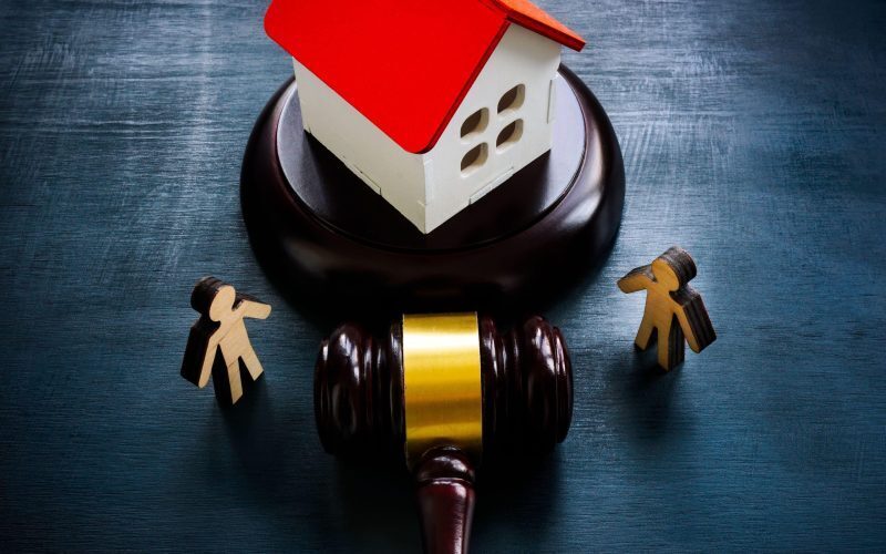 Renovare casă soț: Ce poți cere din banii familiei