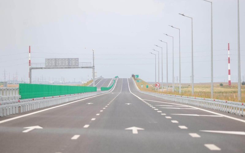 Bolojan: Luni deschidem Adjud-Bacău. 242 km din A7 sunt gata