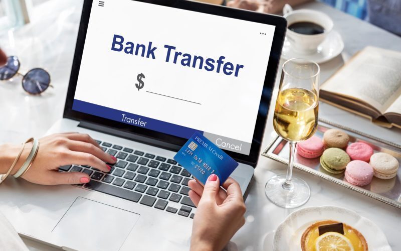 Banca blochează banilor tăi mari. Ce acte cer pentru proveniență
