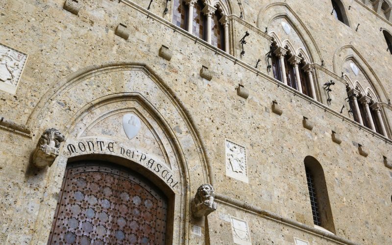 Bancheta de lux: Capital privat creează noi bogați italieni în luptă pentru ei