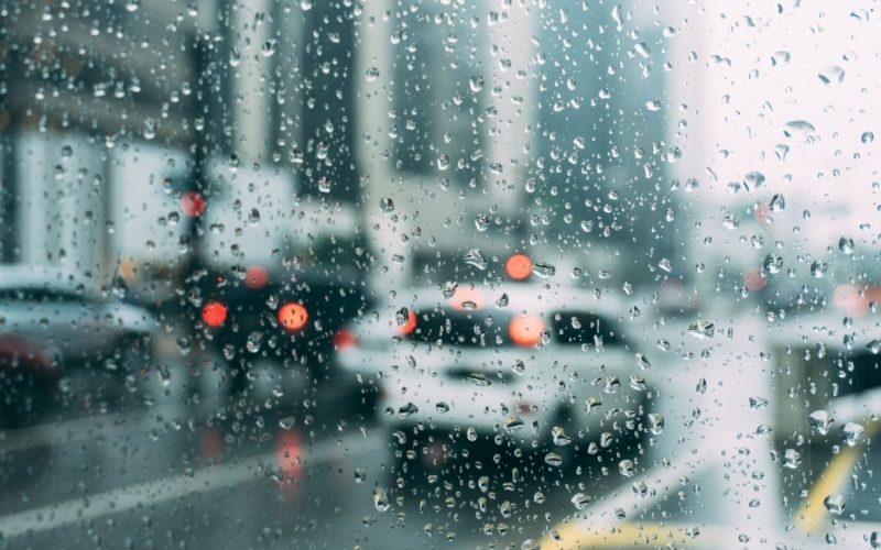 Noi alerte de vreme severă imediată. Cod portocaliu de averse, vânt puternic și grindină în zeci de localități din mai multe județe UPDATE