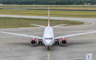 De ce avioanele sunt albe: Explicația e și de bani