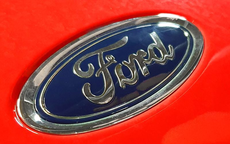 Dacia sub asalt: Mașină electrică ieftină amenință, Ford Fathom vine tare