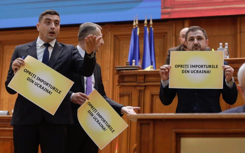 AUR: Cum rescrie Putin propaganda pentru a-l ataca pe Nicușor Dan
