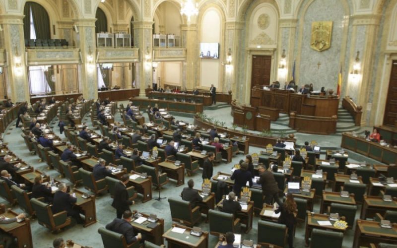 Senatul iartă aleșii locali: Salvată incompatibilitatea
