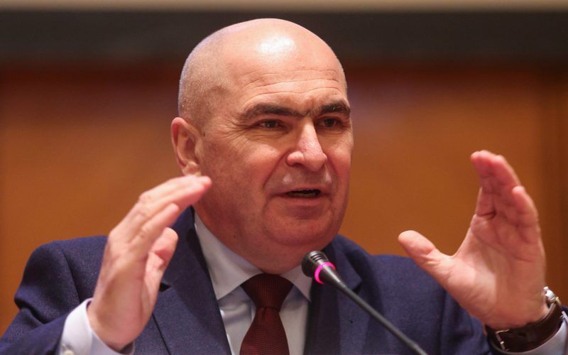 Proiecte PNRR, abandon: Bolojan cere finalizarea lor până pe 31 august