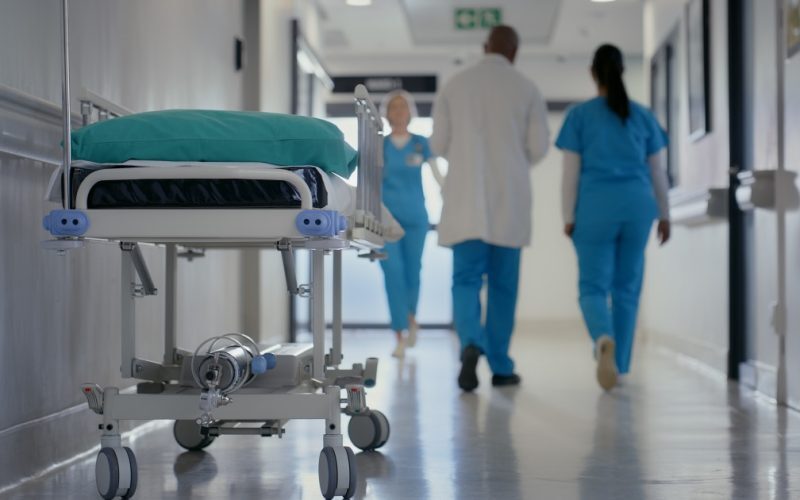 Infirmieră bătută la Slatina. Anchetă la spital