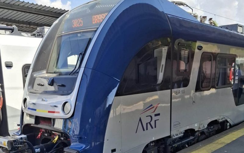 Tren PESA, dezastru pentru pasageri: O oră întârziere și căldură insuportabilă