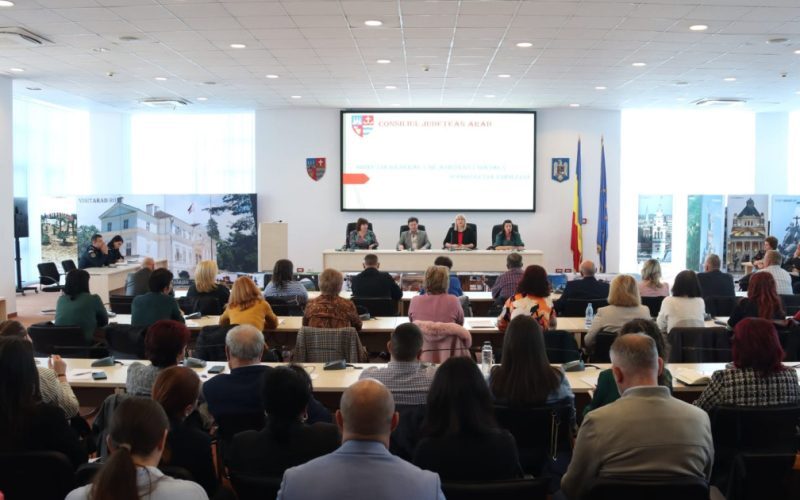 Arad: Opt consilieri, demisi din cauza incompatibilității
