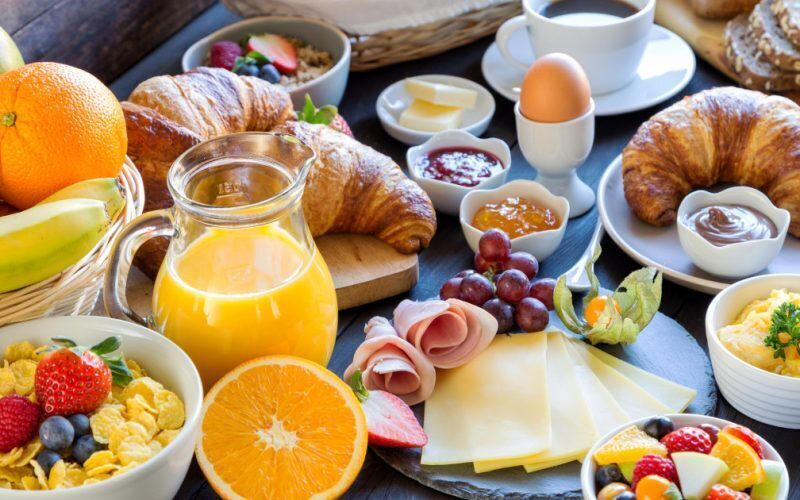 Ora ideală mic dejun. Medic: Alimentația, după momentul zilei