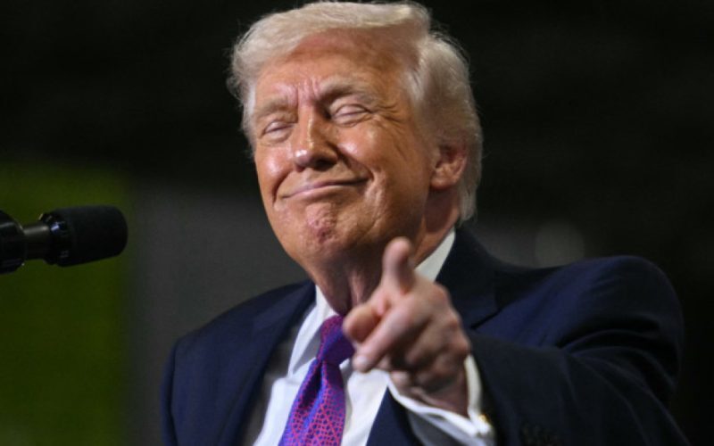Trump: Postările ce mișcă piețele, la ofertă cu 100.000$