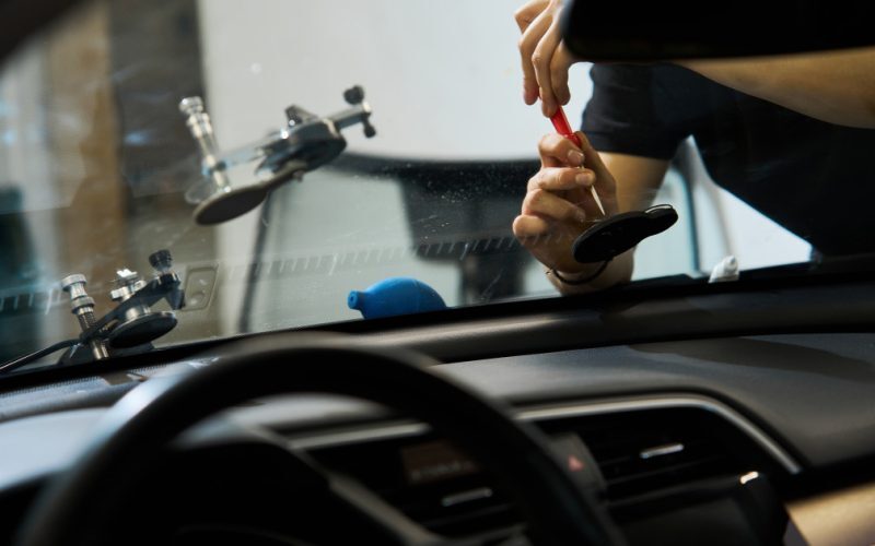 Punctele negre de pe parbriz: Rol vital pentru siguranța ta