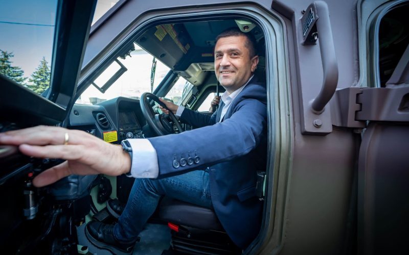 Grindeanu, luat peste picior de Miruță la o deschidere de autostradă