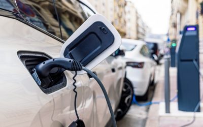 Caniculă și mașini electrice: Bateria rezistă la soare?