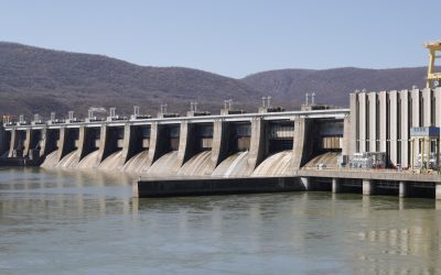 Secetă istorică pe Dunăre. Porțile de Fier produc la jumătate