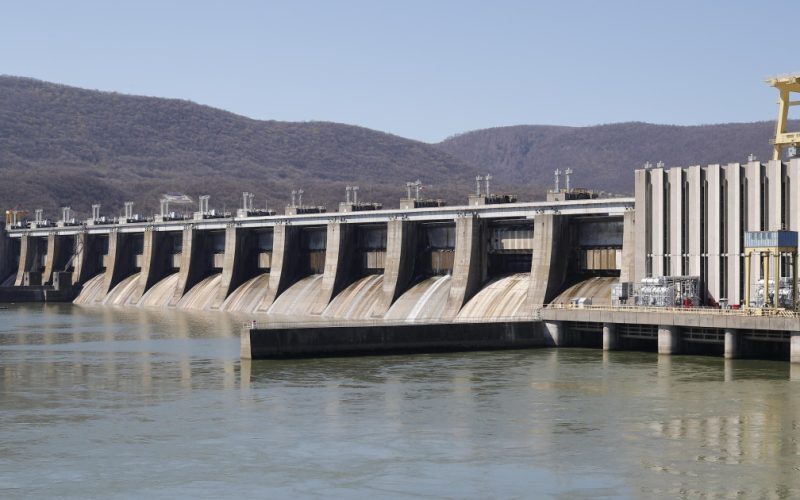 Secetă istorică pe Dunăre. Porțile de Fier produc la jumătate