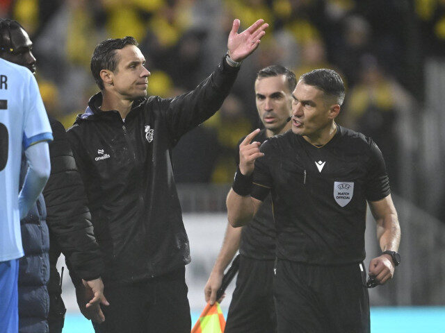 Kovacs în SCANDAL URIAȘ UCL: Patronul lui Olaru a intrat pe teren!