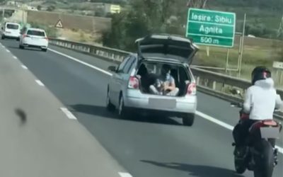 Nebunie pe A1 Sibiu: Tânăr filmat din portbagaj, motociclistul parte din scenariu