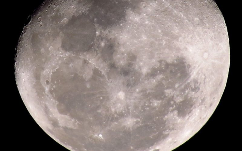 Impact pe Lună! SpaceX s-a prăbușit, imagini așteptate