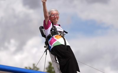 Betty Bromage, 97 ani, Regina zborului pe aripă
