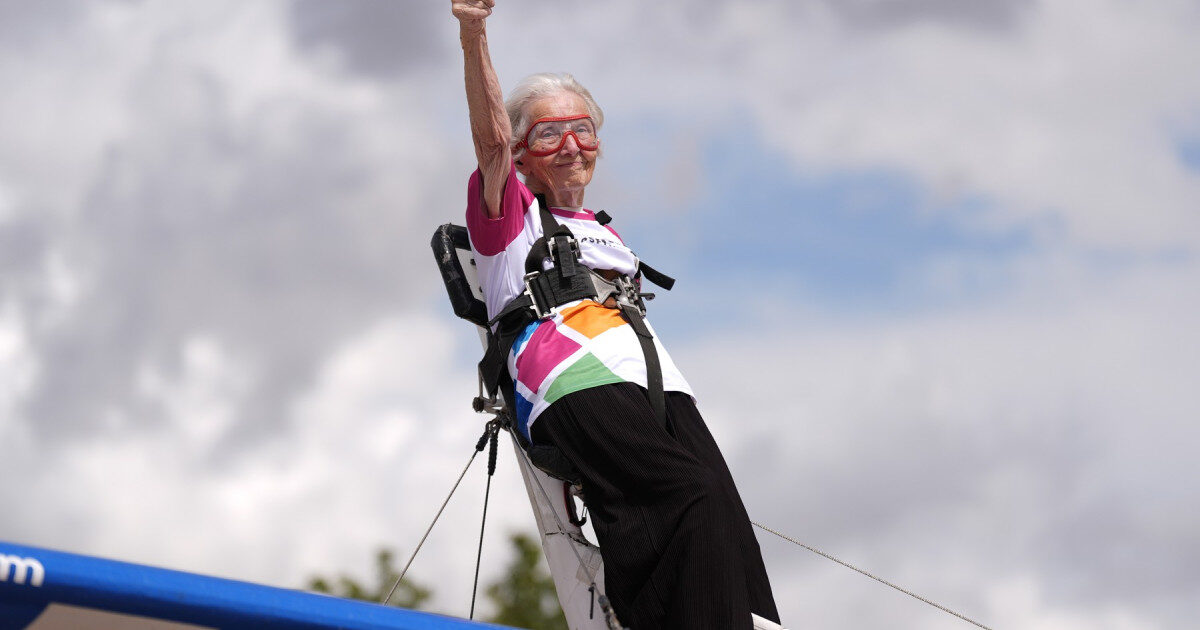 Betty Bromage, 97 ani, Regina zborului pe aripă