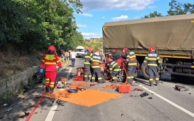 Mureș: Doi copii, un mort după accident grav cu camion militar