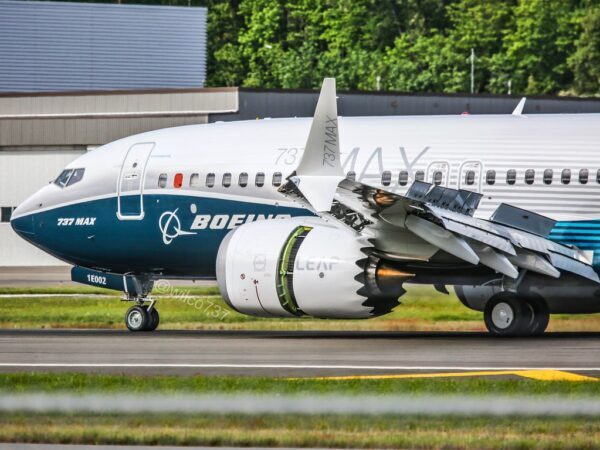 Boeing 737 Max, fisuri la fuselaj. SUA inspectează 2000 de avioane