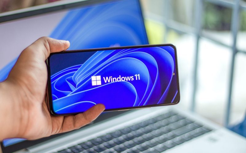 Windows 11: Aplicația secretă îți scanează fețele din poze