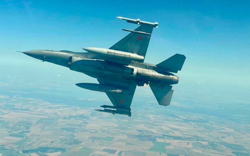 Țintă aeriană în România! Avioane F-16, în misiune