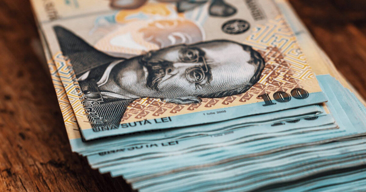 Pensionară, 50.000 de lei extorcați de fals curier bancar
