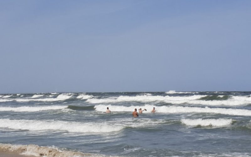 Eforie: Jandarmeria riscă viața turiștilor pe plaje periculoase