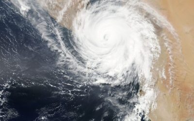 Japonia evacuează sute de mii: Taifunul Dolphin blochează zboruri