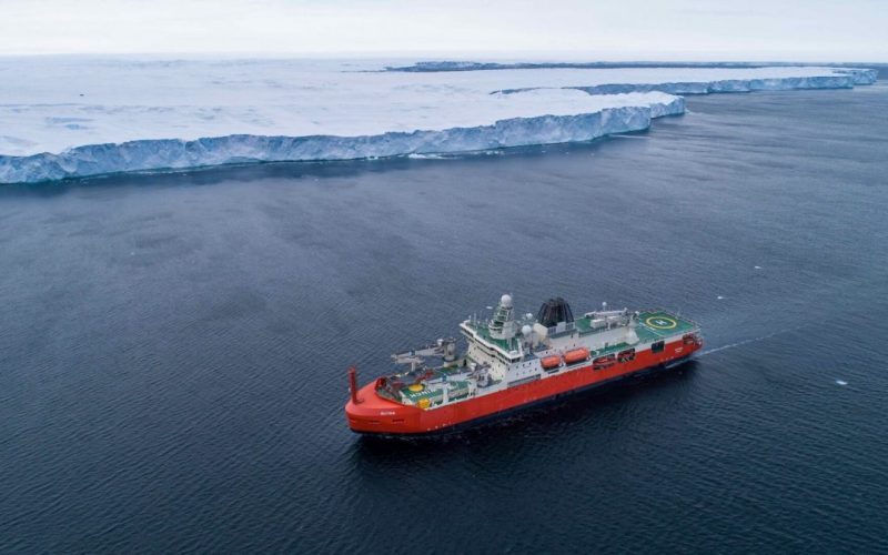 Rusia, flux de petrol masiv spre Asia pe ruta Arctică