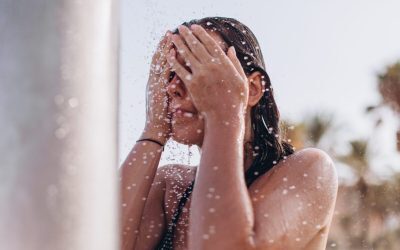 Dușul după plajă: Greșeala de vară ce-ți strică sănătatea