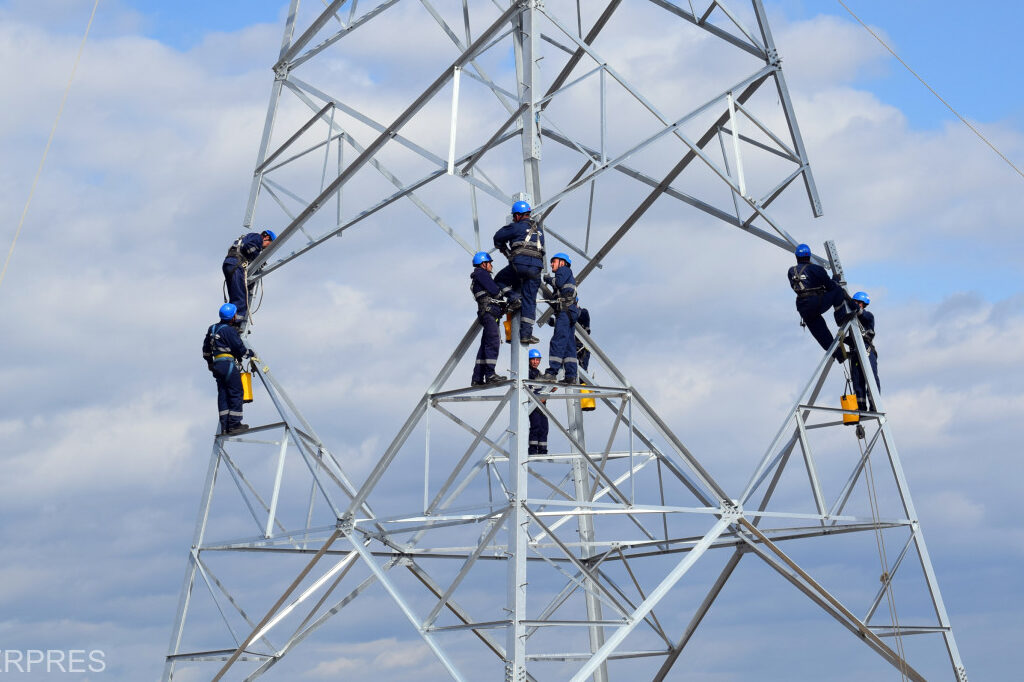 Angajări masive la Transgaz, Transelectrica, Hidroelectrica: Peste 400 de posturi
