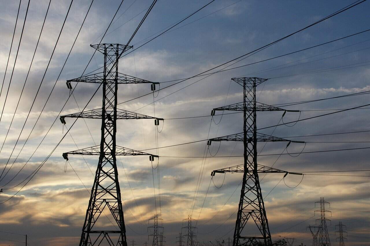 Senatul aprobă plata rapidă a prețurilor plafonate la energie