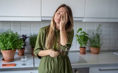 De ce unii oameni te golesc de energie după o discuție. Psihologia din spate