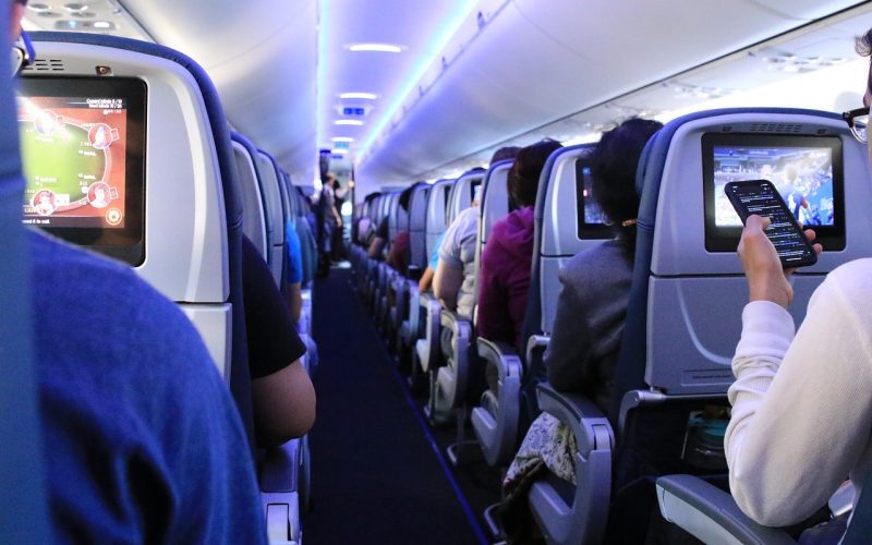 Glonț în Boeing 737: Pasageri evacuați după verificări de securitate