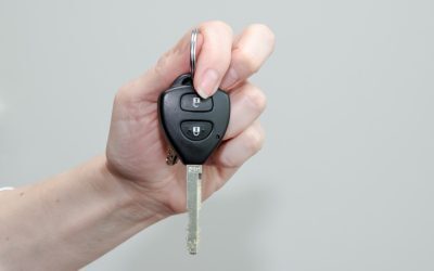 Folia de aluminiu la cheia mașinii? Românii dezvăluie secretul