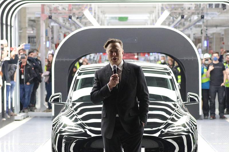 Musk vrea diversificare Tesla, presiune uriașă pe companie