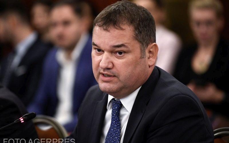 Salariați ai statului, OUT din consiliile locale și județene