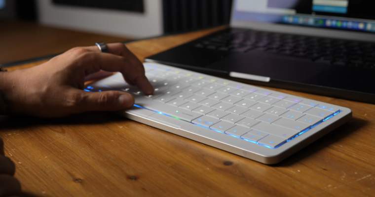 CLVX S: Tastatura Apple ce ne-a lipsit
