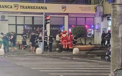 Incendiu într-un bloc din București: 20 de locatari au ieșit singuri