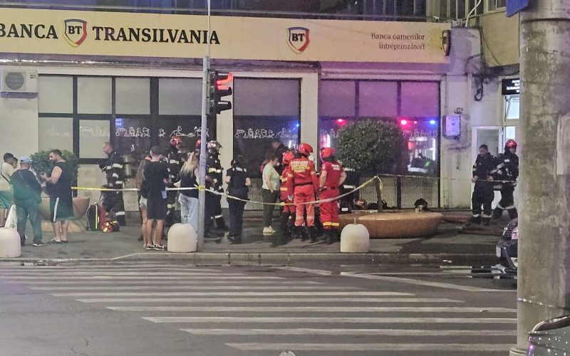 Incendiu într-un bloc din București: 20 de locatari au ieșit singuri