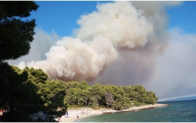 Incendiu în Halkidiki: Sute de turiști, inclusiv români, evacuați | AUDIO