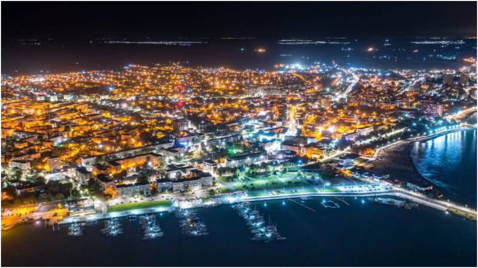 Mangalia nu stinge lumina, primarul apără turiștii