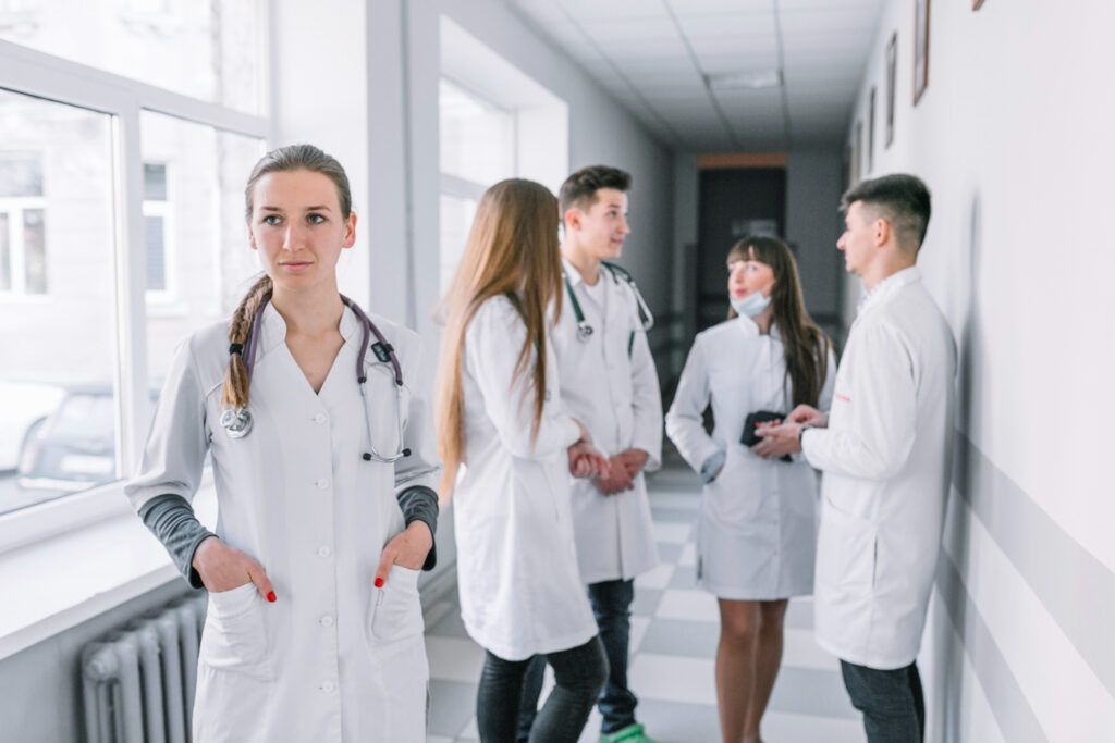 Medicii primesc 7.600 de posturi noi