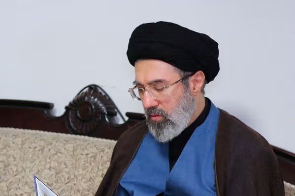 Khamenei, în fața camerelor: Iranul anunță imagini cu liderul suprem